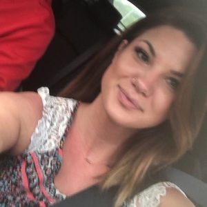 Meet your Posher, Sylvia